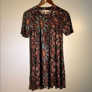 Swing dress with floral print